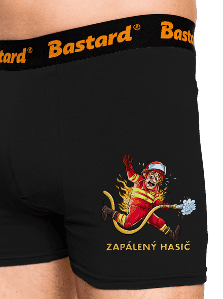 Zapálený hasič a hasička