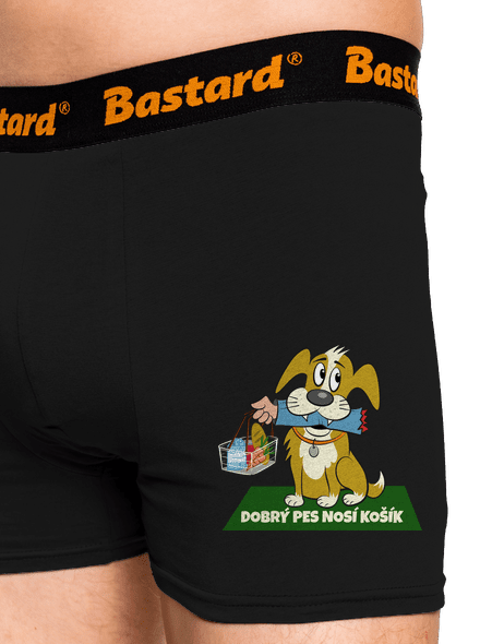 Pes nosí košík