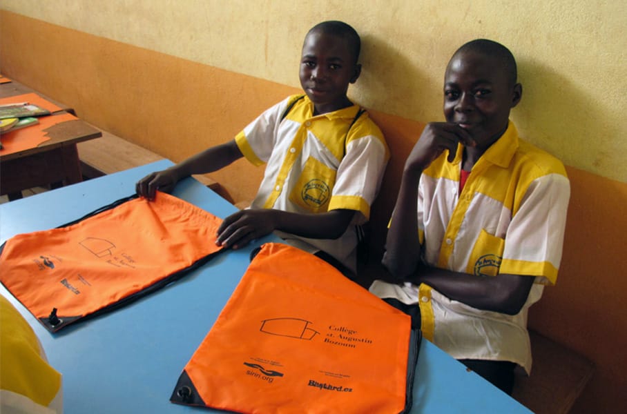 2011: Poslali jsme školní batůžky do Afriky