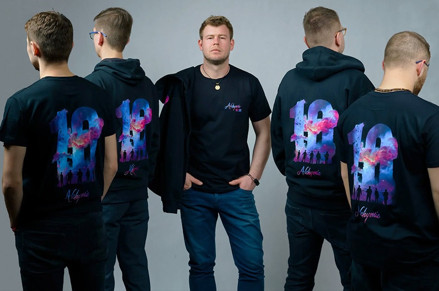 Alchymie: trička a mikiny s plnobarevným potiskem k 10. výročí kapely