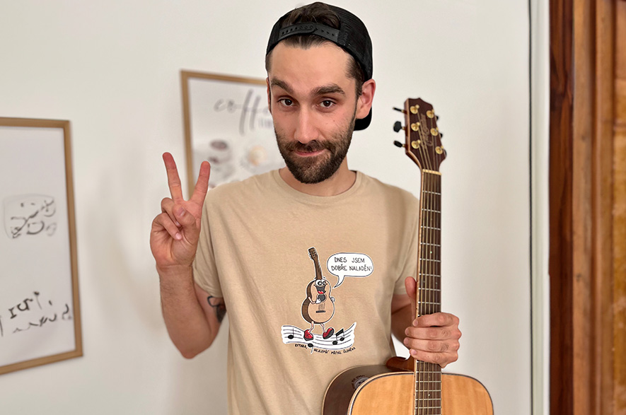 Kytara nejlepší přítel člověka: merch pro Pavlův YouTube kanál